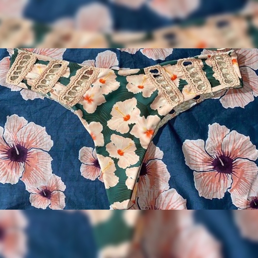 ❌SOLD❌ BNWOT• Acacia Mahalo Chuns- $85 shipped ♈️